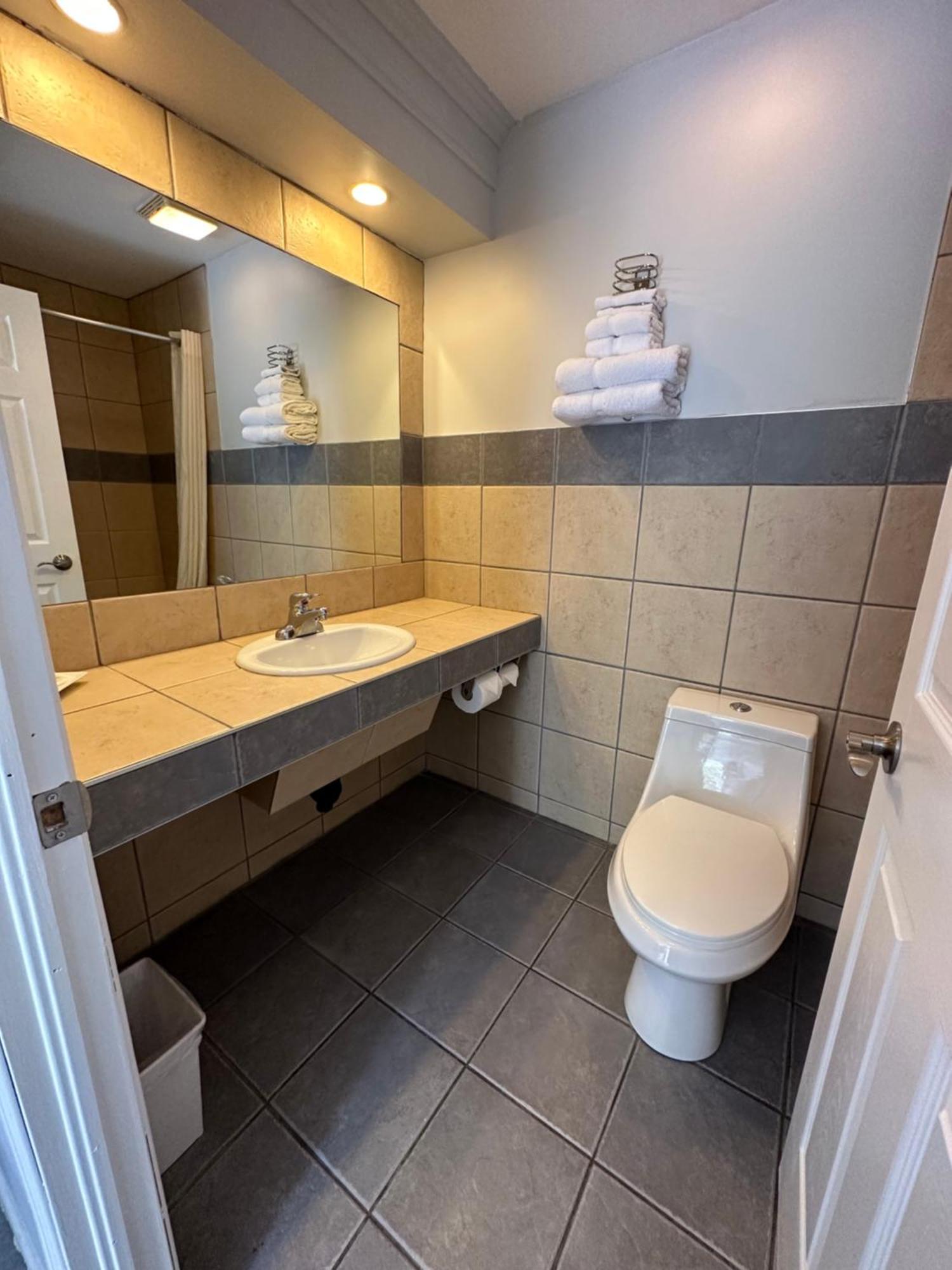 Motel Le Refuge Шербрук Екстериор снимка
